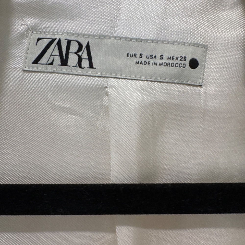 Zara cream/ivory metallic cropped tweed blazer with silver buttons Size S - Picture 2 of 3